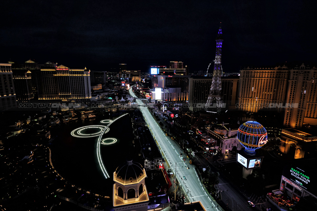 GP LAS VEGAS, Lance Stroll (CDN) Aston Martin F1 Team AMR25.
20.11.2025. Formula 1 World Championship, Rd 22, Las Vegas Grand Prix, Las Vegas, Nevada, USA, Practice Day
- www.xpbimages.com, EMail: requests@xpbimages.com © Copyright: Moy / XPB Images