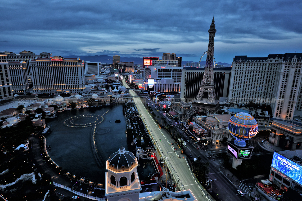 GP LAS VEGAS, Gabriel Bortoleto (BRA) Sauber C45.
20.11.2025. Formula 1 World Championship, Rd 22, Las Vegas Grand Prix, Las Vegas, Nevada, USA, Practice Day
- www.xpbimages.com, EMail: requests@xpbimages.com © Copyright: Moy / XPB Images