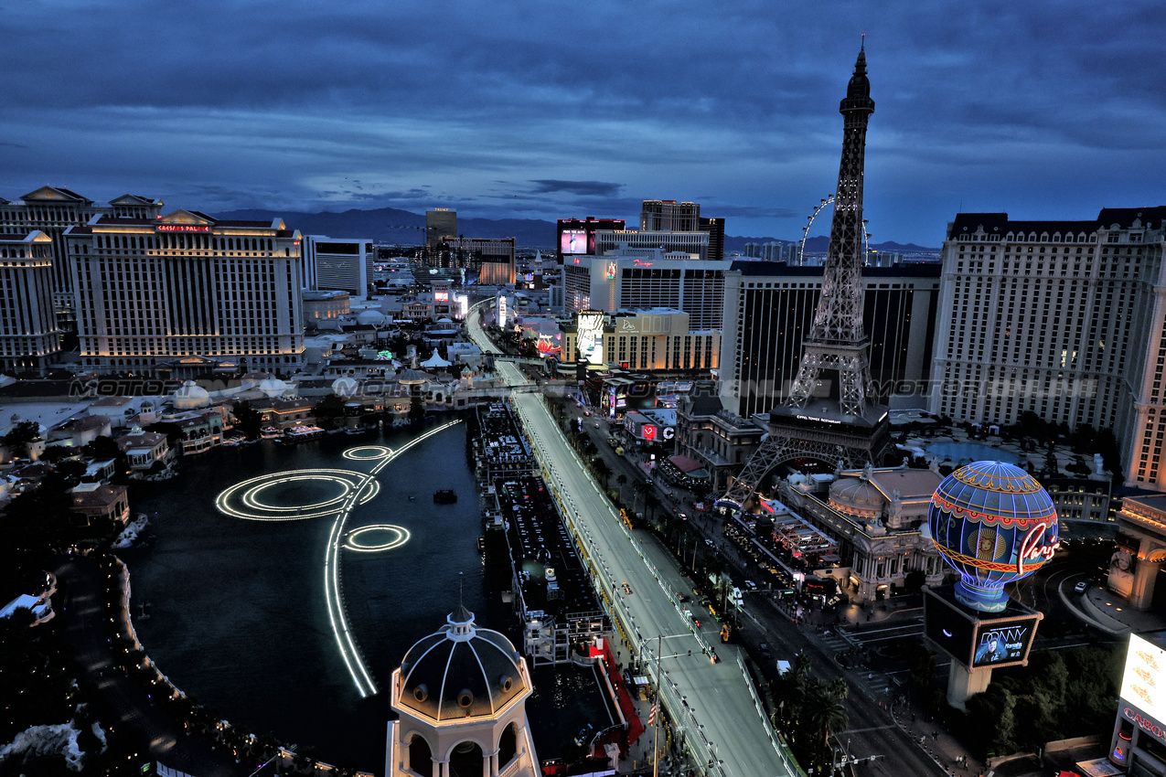 GP LAS VEGAS, Lando Norris (GBR) McLaren MCL39.
20.11.2025. Formula 1 World Championship, Rd 22, Las Vegas Grand Prix, Las Vegas, Nevada, USA, Practice Day
- www.xpbimages.com, EMail: requests@xpbimages.com © Copyright: Moy / XPB Images