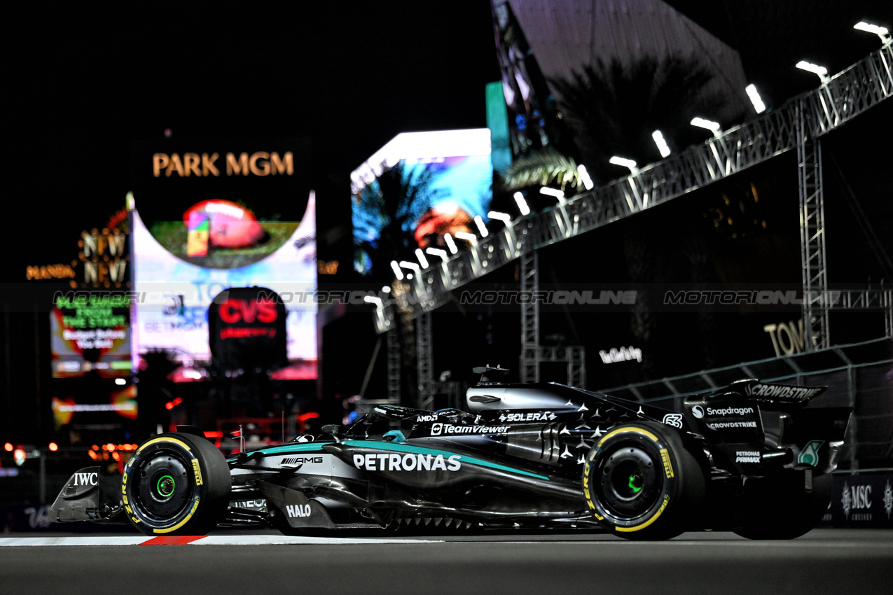 GP LAS VEGAS, George Russell (GBR) Mercedes AMG F1 W16.
20.11.2025. Formula 1 World Championship, Rd 22, Las Vegas Grand Prix, Las Vegas, Nevada, USA, Practice Day
- www.xpbimages.com, EMail: requests@xpbimages.com © Copyright: Price / XPB Images
