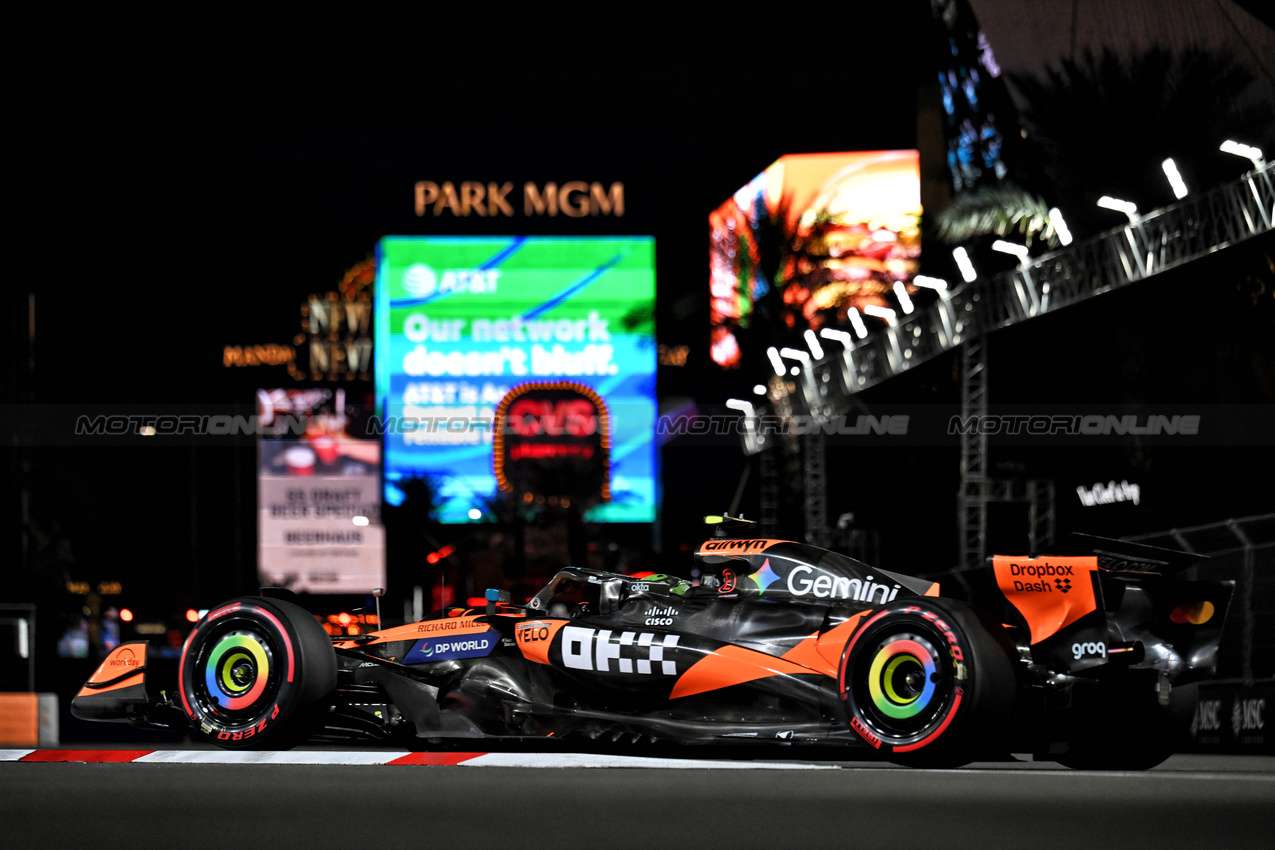 GP LAS VEGAS, Lando Norris (GBR) McLaren MCL39.

20.11.2025. Formula 1 World Championship, Rd 22, Las Vegas Grand Prix, Las Vegas, Nevada, USA, Practice Day

- www.xpbimages.com, EMail: requests@xpbimages.com © Copyright: Price	/ XPB Images