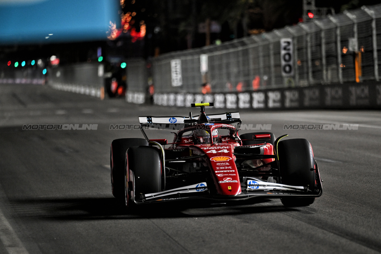 GP LAS VEGAS, Lewis Hamilton (GBR) Ferrari SF-25.
20.11.2025. Formula 1 World Championship, Rd 22, Las Vegas Grand Prix, Las Vegas, Nevada, USA, Practice Day
- www.xpbimages.com, EMail: requests@xpbimages.com © Copyright: Price / XPB Images
