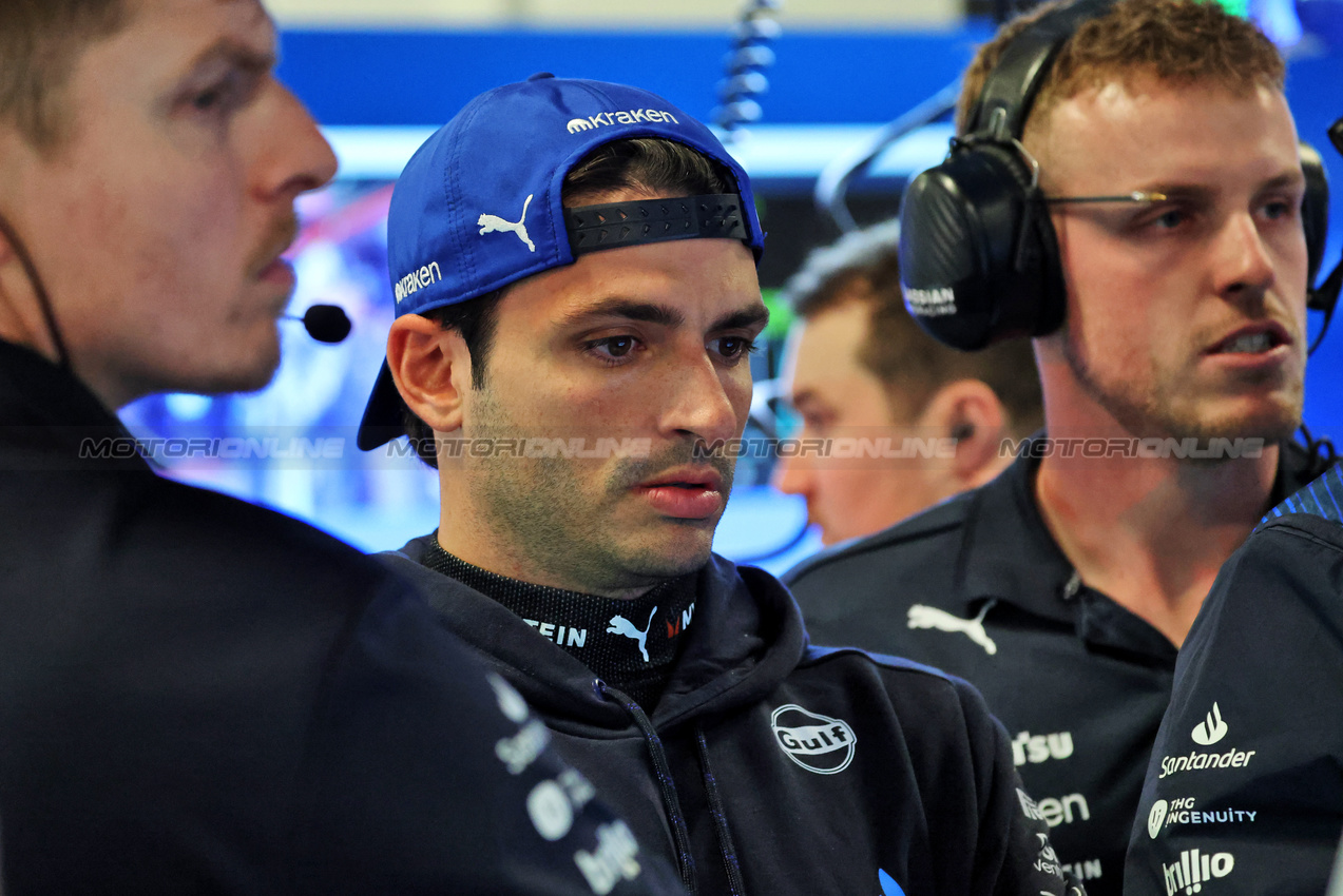 GP LAS VEGAS, Carlos Sainz (ESP) Atlassian Williams Racing.
20.11.2025. Formula 1 World Championship, Rd 22, Las Vegas Grand Prix, Las Vegas, Nevada, USA, Practice Day
- www.xpbimages.com, EMail: requests@xpbimages.com © Copyright: Batchelor / XPB Images
