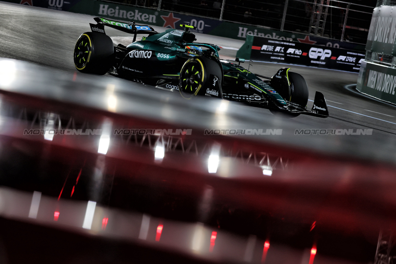 GP LAS VEGAS, Fernando Alonso (ESP) Aston Martin F1 Team AMR25.
20.11.2025. Formula 1 World Championship, Rd 22, Las Vegas Grand Prix, Las Vegas, Nevada, USA, Practice Day
- www.xpbimages.com, EMail: requests@xpbimages.com © Copyright: Charniaux / XPB Images