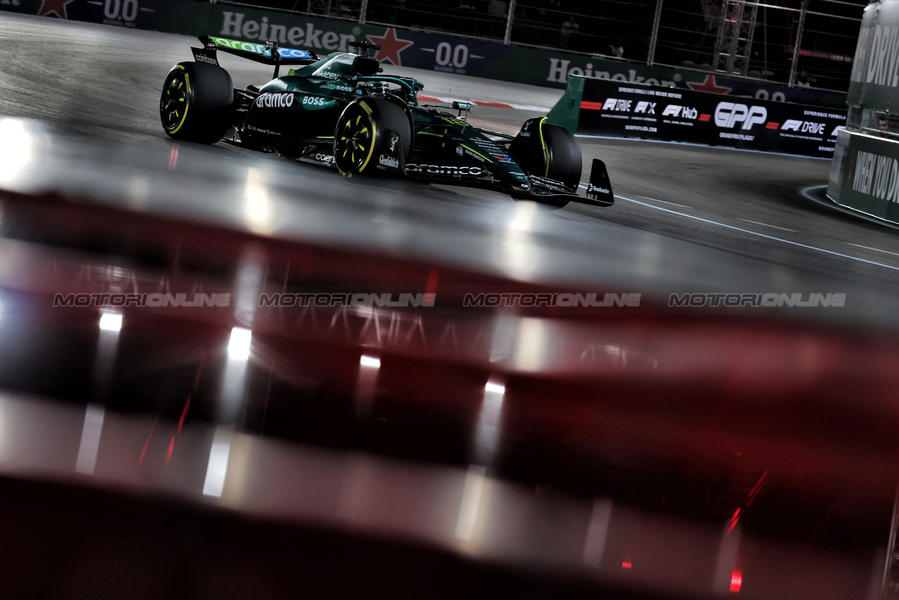GP LAS VEGAS, Lance Stroll (CDN) Aston Martin F1 Team AMR25.

20.11.2025. Formula 1 World Championship, Rd 22, Las Vegas Grand Prix, Las Vegas, Nevada, USA, Practice Day

- www.xpbimages.com, EMail: requests@xpbimages.com © Copyright: Charniaux / XPB Images