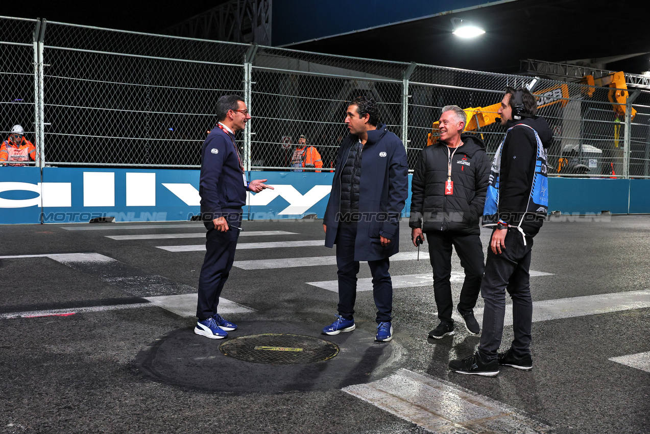 GP LAS VEGAS, Rui Marques (POR) FIA Gara Director inspects a manhole cover that stopped the second practice session.

20.11.2025. Formula 1 World Championship, Rd 22, Las Vegas Grand Prix, Las Vegas, Nevada, USA, Practice Day

- www.xpbimages.com, EMail: requests@xpbimages.com © Copyright: Moy / XPB Images