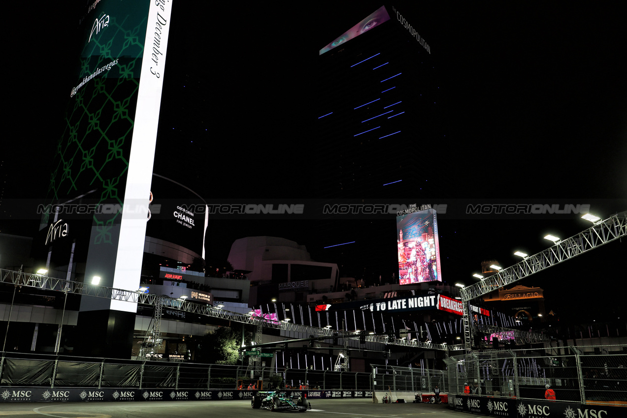 GP LAS VEGAS, Lance Stroll (CDN) Aston Martin F1 Team AMR25.

20.11.2025. Formula 1 World Championship, Rd 22, Las Vegas Grand Prix, Las Vegas, Nevada, USA, Practice Day

- www.xpbimages.com, EMail: requests@xpbimages.com © Copyright: Moy / XPB Images