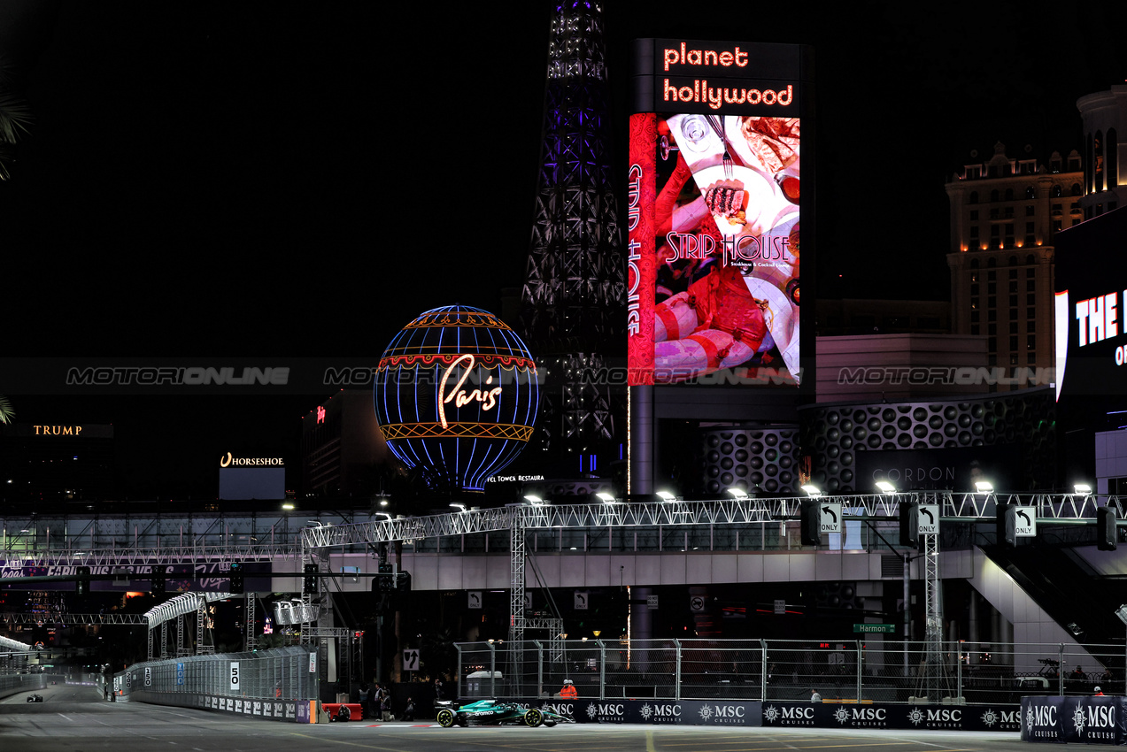 GP LAS VEGAS, Lance Stroll (CDN) Aston Martin F1 Team AMR25.
20.11.2025. Formula 1 World Championship, Rd 22, Las Vegas Grand Prix, Las Vegas, Nevada, USA, Practice Day
- www.xpbimages.com, EMail: requests@xpbimages.com © Copyright: Moy / XPB Images