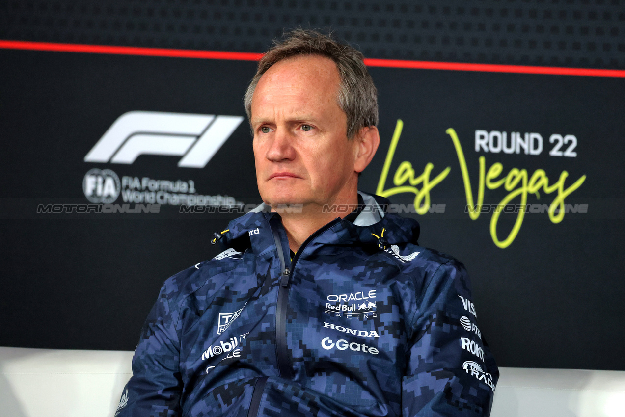 GP LAS VEGAS, Paul Monaghan (GBR) Red Bull Racing Chief Engineer in the FIA Press Conference.
20.11.2025. Formula 1 World Championship, Rd 22, Las Vegas Grand Prix, Las Vegas, Nevada, USA, Practice Day
- www.xpbimages.com, EMail: requests@xpbimages.com © Copyright: Moy / XPB Images