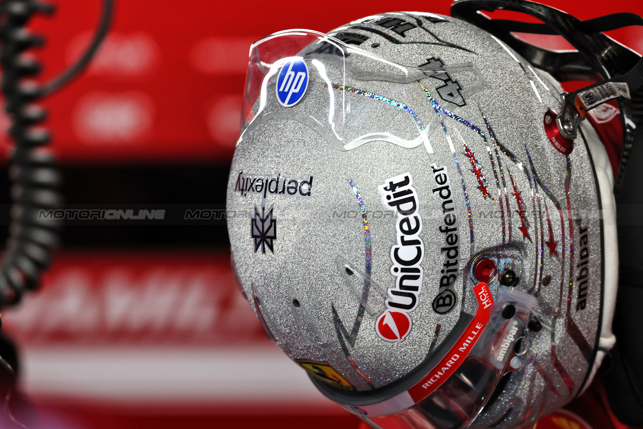 GP LAS VEGAS, Lewis Hamilton (GBR) Ferrari SF-25.
20.11.2025. Formula 1 World Championship, Rd 22, Las Vegas Grand Prix, Las Vegas, Nevada, USA, Practice Day
- www.xpbimages.com, EMail: requests@xpbimages.com © Copyright: Batchelor / XPB Images