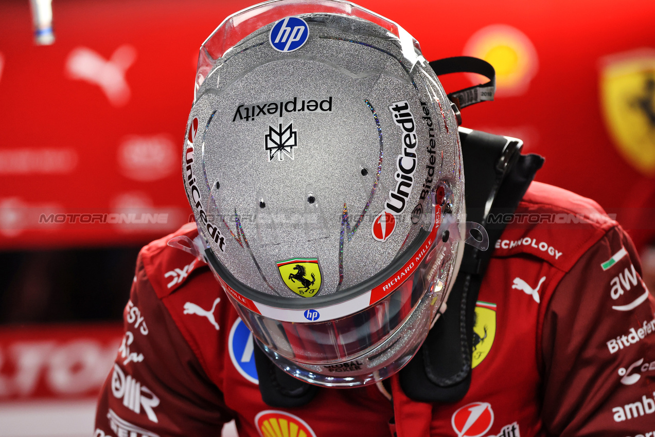 GP LAS VEGAS, Lewis Hamilton (GBR) Ferrari SF-25.
20.11.2025. Formula 1 World Championship, Rd 22, Las Vegas Grand Prix, Las Vegas, Nevada, USA, Practice Day
- www.xpbimages.com, EMail: requests@xpbimages.com © Copyright: Batchelor / XPB Images