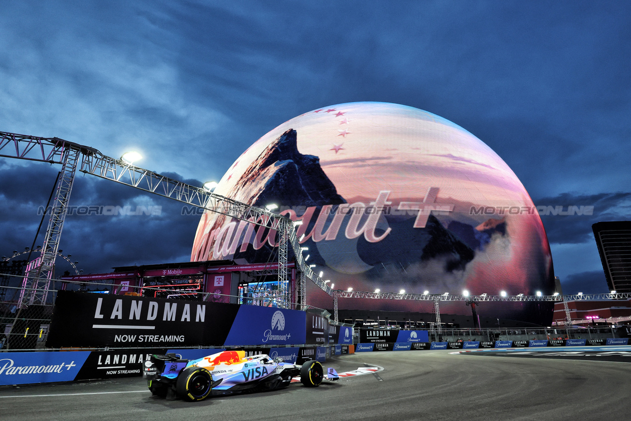 GP LAS VEGAS, Isack Hadjar (FRA) Racing Bulls VCARB 02.

20.11.2025. Formula 1 World Championship, Rd 22, Las Vegas Grand Prix, Las Vegas, Nevada, USA, Practice Day

- www.xpbimages.com, EMail: requests@xpbimages.com © Copyright: Bearne / XPB Images