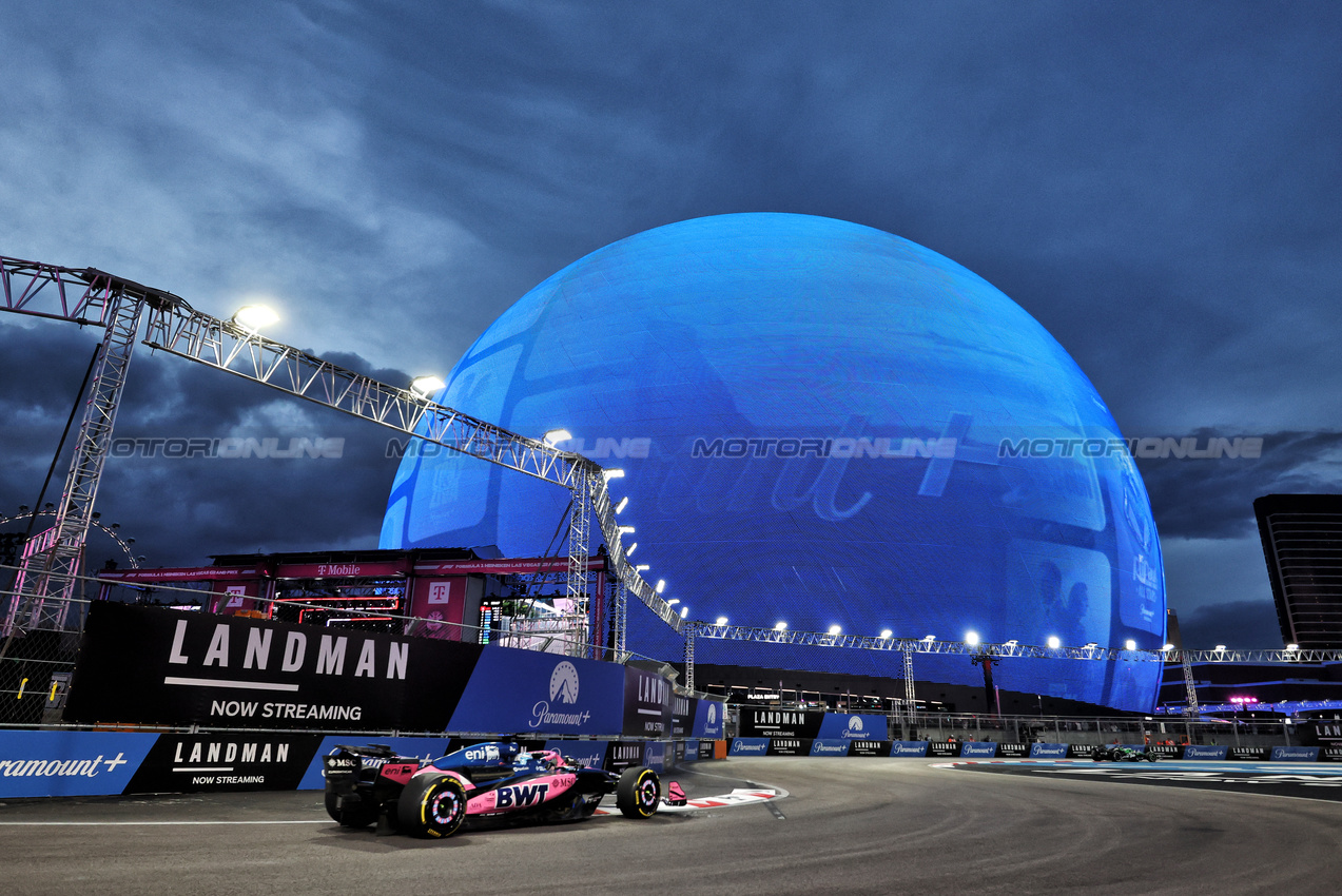 GP LAS VEGAS, Pierre Gasly (FRA) Alpine F1 Team A525.

20.11.2025. Formula 1 World Championship, Rd 22, Las Vegas Grand Prix, Las Vegas, Nevada, USA, Practice Day

- www.xpbimages.com, EMail: requests@xpbimages.com © Copyright: Bearne / XPB Images