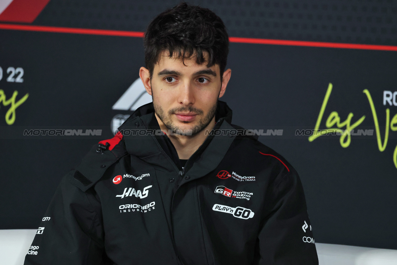 GP LAS VEGAS, Esteban Ocon (FRA) Haas F1 Team in the FIA Press Conference.

19.11.2025. Formula 1 World Championship, Rd 22, Las Vegas Grand Prix, Las Vegas, Nevada, USA, Preparation Day.

- www.xpbimages.com, EMail: requests@xpbimages.com © Copyright: Moy / XPB Images