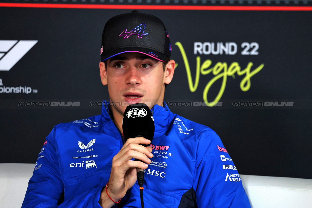GP LAS VEGAS, Franco Colapinto (ARG) Alpine F1 Team in the FIA Press Conference.
19.11.2025. Formula 1 World Championship, Rd 22, Las Vegas Grand Prix, Las Vegas, Nevada, USA, Preparation Day.
- www.xpbimages.com, EMail: requests@xpbimages.com © Copyright: Moy / XPB Images