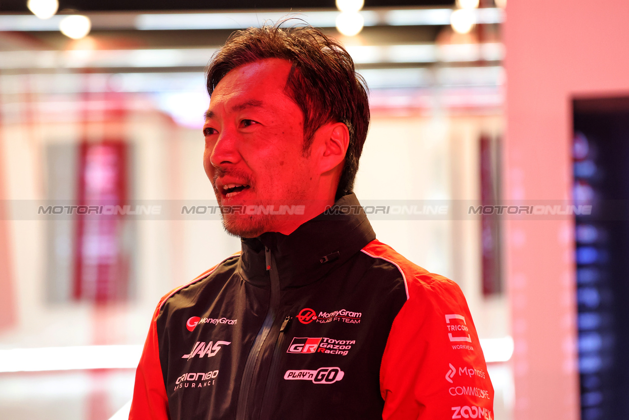 GP LAS VEGAS, Ayao Komatsu (JPN) Haas F1 Team Principal.

19.11.2025. Formula 1 World Championship, Rd 22, Las Vegas Grand Prix, Las Vegas, Nevada, USA, Preparation Day.

- www.xpbimages.com, EMail: requests@xpbimages.com © Copyright: Bearne / XPB Images