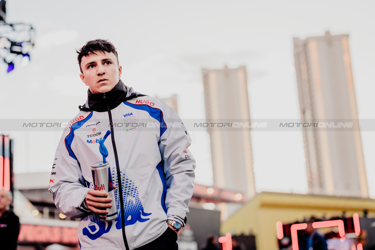 GP LAS VEGAS, Isack Hadjar (FRA) Racing Bulls.
19.11.2025. Formula 1 World Championship, Rd 22, Las Vegas Grand Prix, Las Vegas, Nevada, USA, Preparation Day.
- www.xpbimages.com, EMail: requests@xpbimages.com © Copyright: Patching / XPB Images