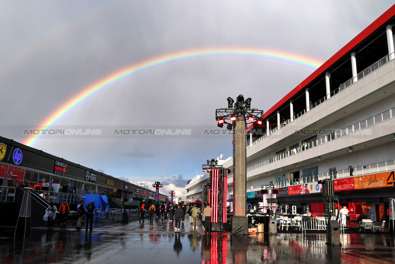 GP LAS VEGAS, Circuit Atmosfera - rainbow above the paddock.
19.11.2025. Formula 1 World Championship, Rd 22, Las Vegas Grand Prix, Las Vegas, Nevada, USA, Preparation Day.
- www.xpbimages.com, EMail: requests@xpbimages.com © Copyright: Batchelor / XPB Images