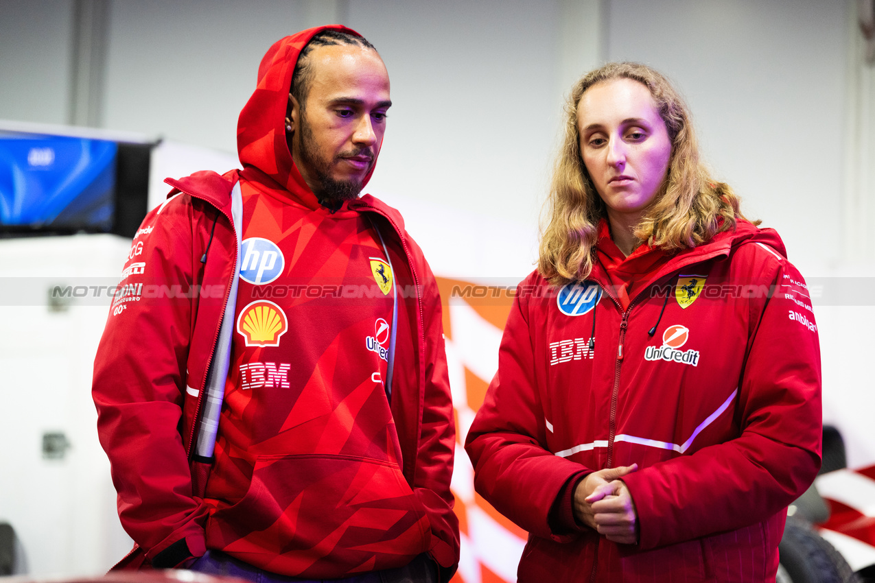 GP LAS VEGAS, (L to R): Lewis Hamilton (GBR) Ferrari with Maya Weug (NLD) MP Motorsport F1 Academy Driver.
19.11.2025. Formula 1 World Championship, Rd 22, Las Vegas Grand Prix, Las Vegas, Nevada, USA, Preparation Day.
- www.xpbimages.com, EMail: requests@xpbimages.com © Copyright: Price / XPB Images