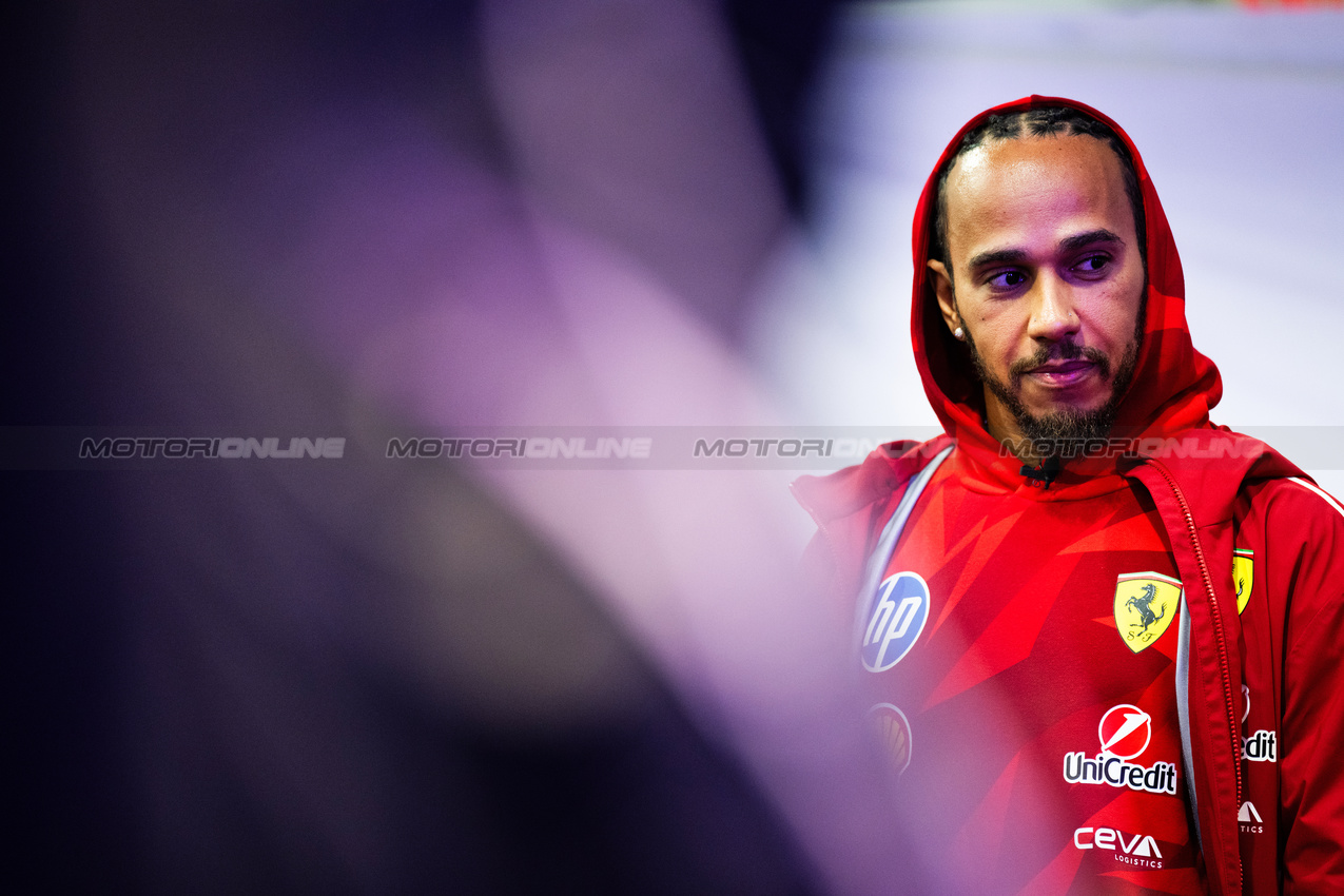 GP LAS VEGAS, Lewis Hamilton (GBR) Ferrari.

19.11.2025. Formula 1 World Championship, Rd 22, Las Vegas Grand Prix, Las Vegas, Nevada, USA, Preparation Day.

- www.xpbimages.com, EMail: requests@xpbimages.com © Copyright: Price	/ XPB Images