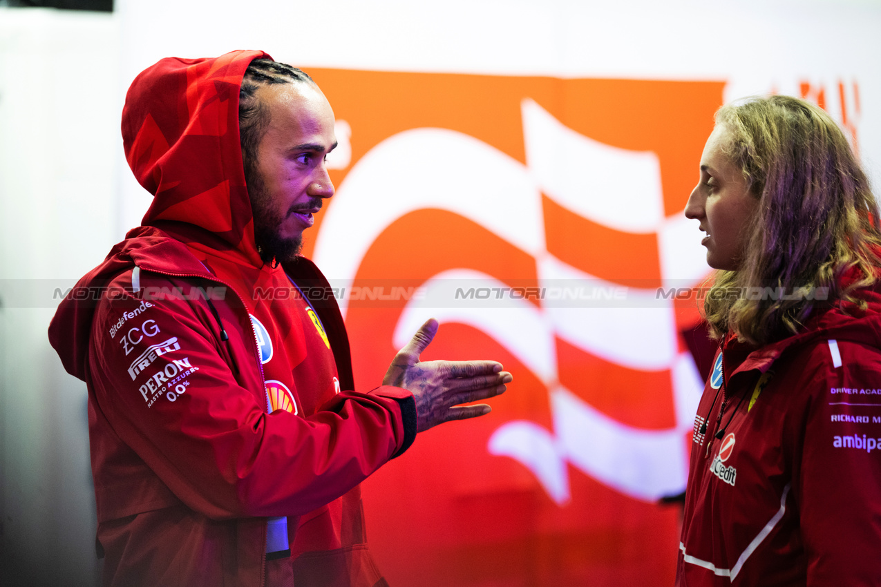 GP LAS VEGAS, (L to R): Lewis Hamilton (GBR) Ferrari with Maya Weug (NLD) MP Motorsport F1 Academy Driver.
19.11.2025. Formula 1 World Championship, Rd 22, Las Vegas Grand Prix, Las Vegas, Nevada, USA, Preparation Day.
- www.xpbimages.com, EMail: requests@xpbimages.com © Copyright: Price / XPB Images