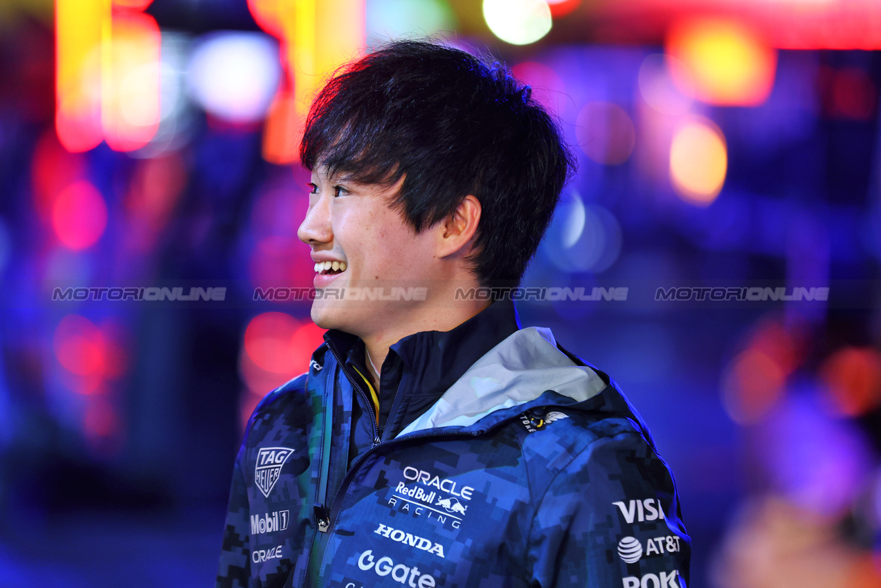 GP LAS VEGAS, Yuki Tsunoda (JPN) Red Bull Racing.

19.11.2025. Formula 1 World Championship, Rd 22, Las Vegas Grand Prix, Las Vegas, Nevada, USA, Preparation Day.

 - www.xpbimages.com, EMail: requests@xpbimages.com © Copyright: Patching / XPB Images