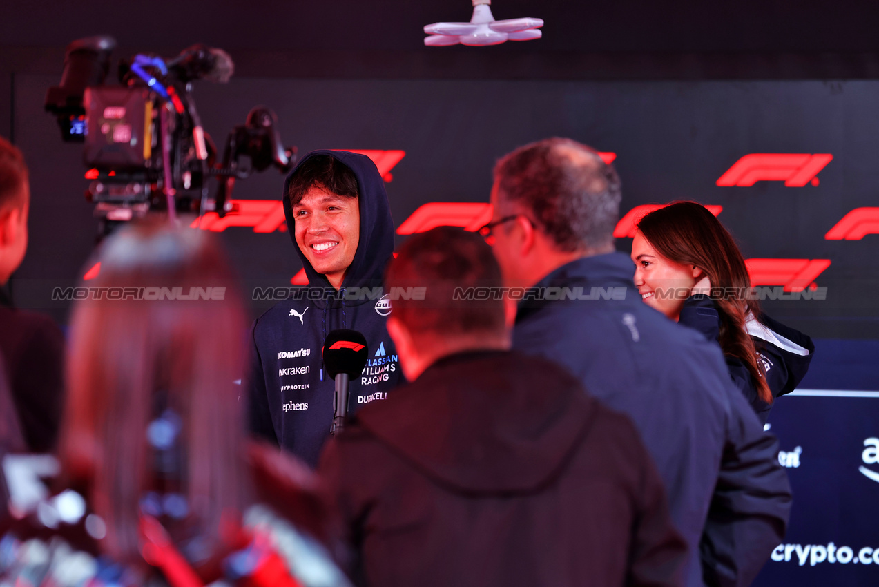 GP LAS VEGAS, Alexander Albon (THA) Atlassian Williams Racing.
19.11.2025. Formula 1 World Championship, Rd 22, Las Vegas Grand Prix, Las Vegas, Nevada, USA, Preparation Day.
- www.xpbimages.com, EMail: requests@xpbimages.com © Copyright: Patching / XPB Images