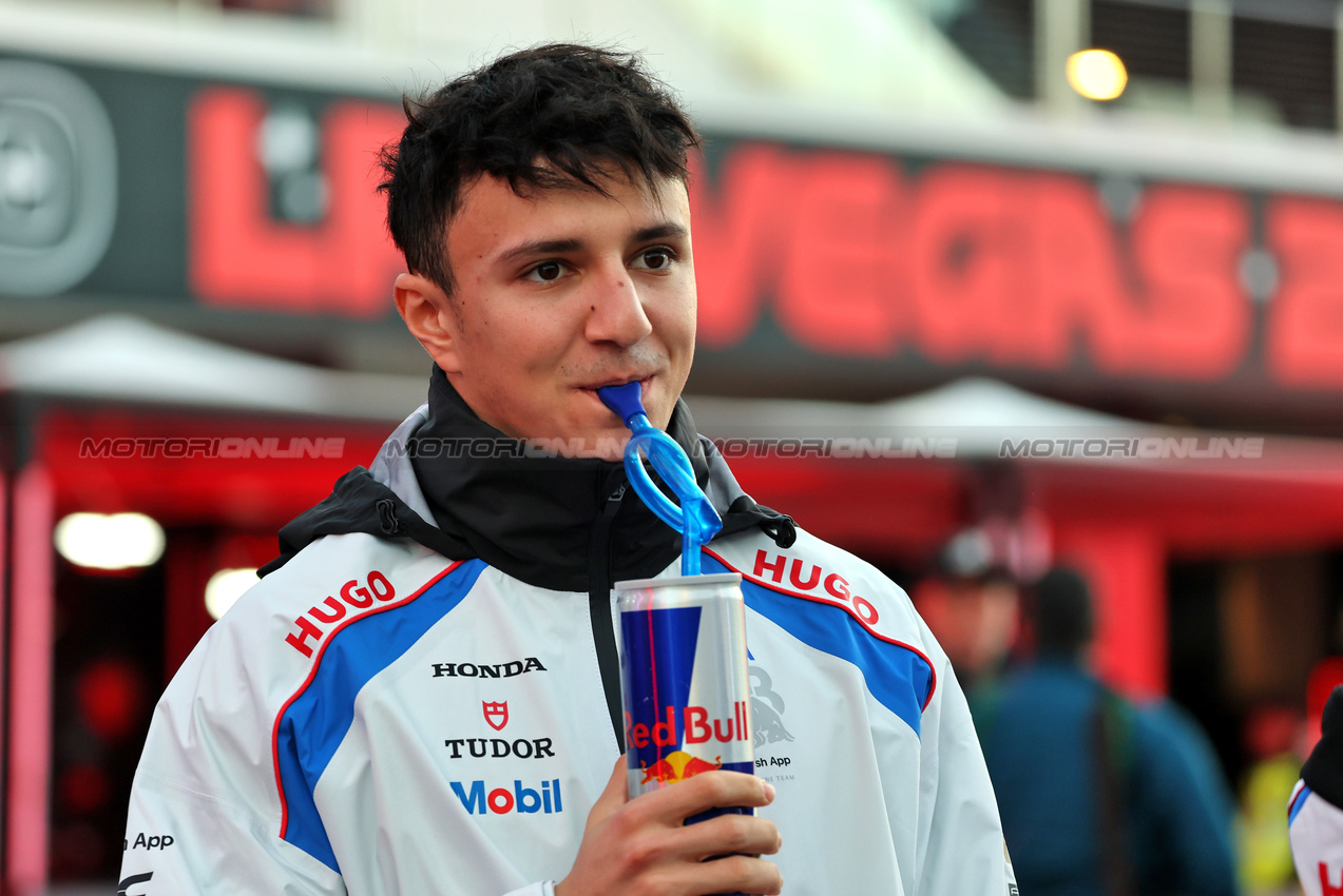 GP LAS VEGAS, Isack Hadjar (FRA) Racing Bulls.
19.11.2025. Formula 1 World Championship, Rd 22, Las Vegas Grand Prix, Las Vegas, Nevada, USA, Preparation Day.
- www.xpbimages.com, EMail: requests@xpbimages.com © Copyright: Batchelor / XPB Images