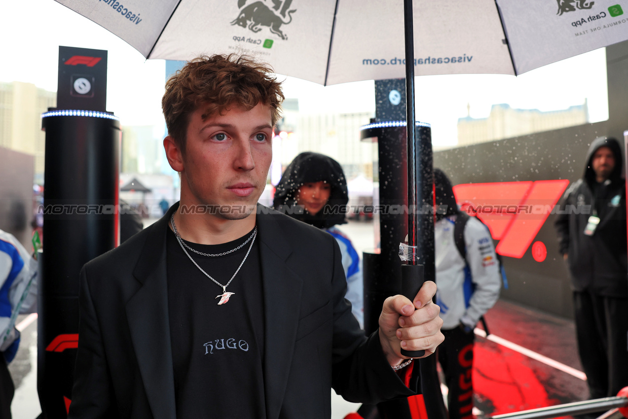 GP LAS VEGAS, Liam Lawson (NZL) Racing Bulls.
19.11.2025. Formula 1 World Championship, Rd 22, Las Vegas Grand Prix, Las Vegas, Nevada, USA, Preparation Day.
- www.xpbimages.com, EMail: requests@xpbimages.com © Copyright: Bearne / XPB Images