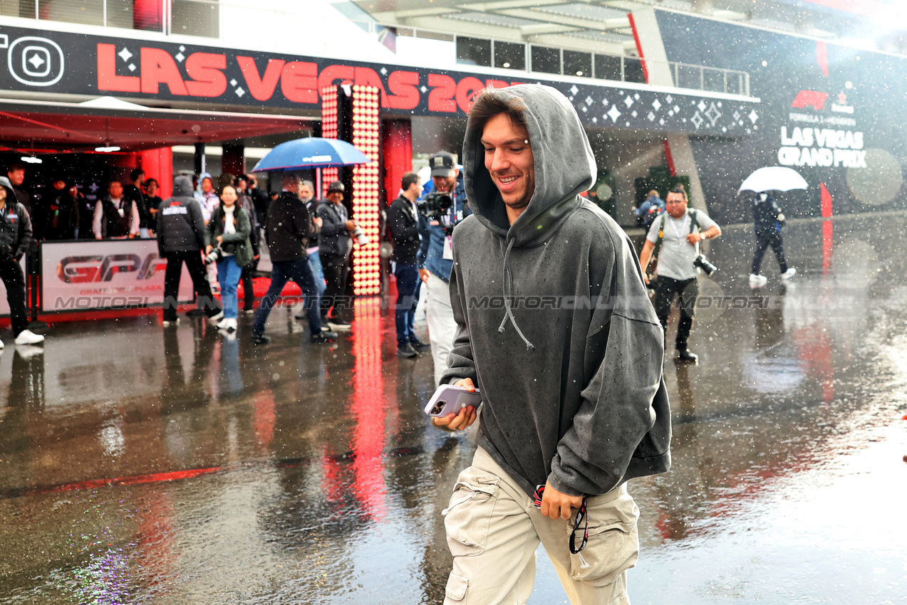 GP LAS VEGAS, Pierre Gasly (FRA) Alpine F1 Team.
19.11.2025. Formula 1 World Championship, Rd 22, Las Vegas Grand Prix, Las Vegas, Nevada, USA, Preparation Day.
- www.xpbimages.com, EMail: requests@xpbimages.com © Copyright: Bearne / XPB Images