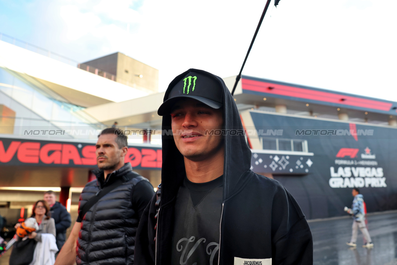 GP LAS VEGAS, Lando Norris (GBR) McLaren.

19.11.2025. Formula 1 World Championship, Rd 22, Las Vegas Grand Prix, Las Vegas, Nevada, USA, Preparation Day.

- www.xpbimages.com, EMail: requests@xpbimages.com © Copyright: Bearne / XPB Images