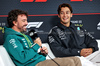 GP LAS VEGAS, (L to R): Fernando Alonso (ESP) Aston Martin F1 Team e George Russell (GBR) Mercedes AMG F1 in the FIA Press Conference.
19.11.2025. Formula 1 World Championship, Rd 22, Las Vegas Grand Prix, Las Vegas, Nevada, USA, Preparation Day.
- www.xpbimages.com, EMail: requests@xpbimages.com © Copyright: Bearne / XPB Images
