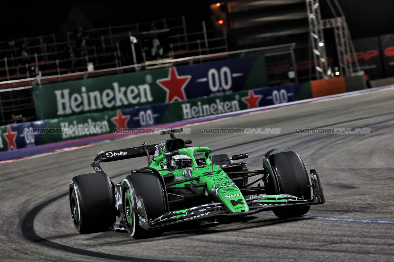 GP LAS VEGAS, Nico Hulkenberg (GER) Sauber C45.

22.11.2025. Formula 1 World Championship, Rd 22, Las Vegas Grand Prix, Las Vegas, Nevada, USA, Gara Day.

- www.xpbimages.com, EMail: requests@xpbimages.com © Copyright: Batchelor / XPB Images