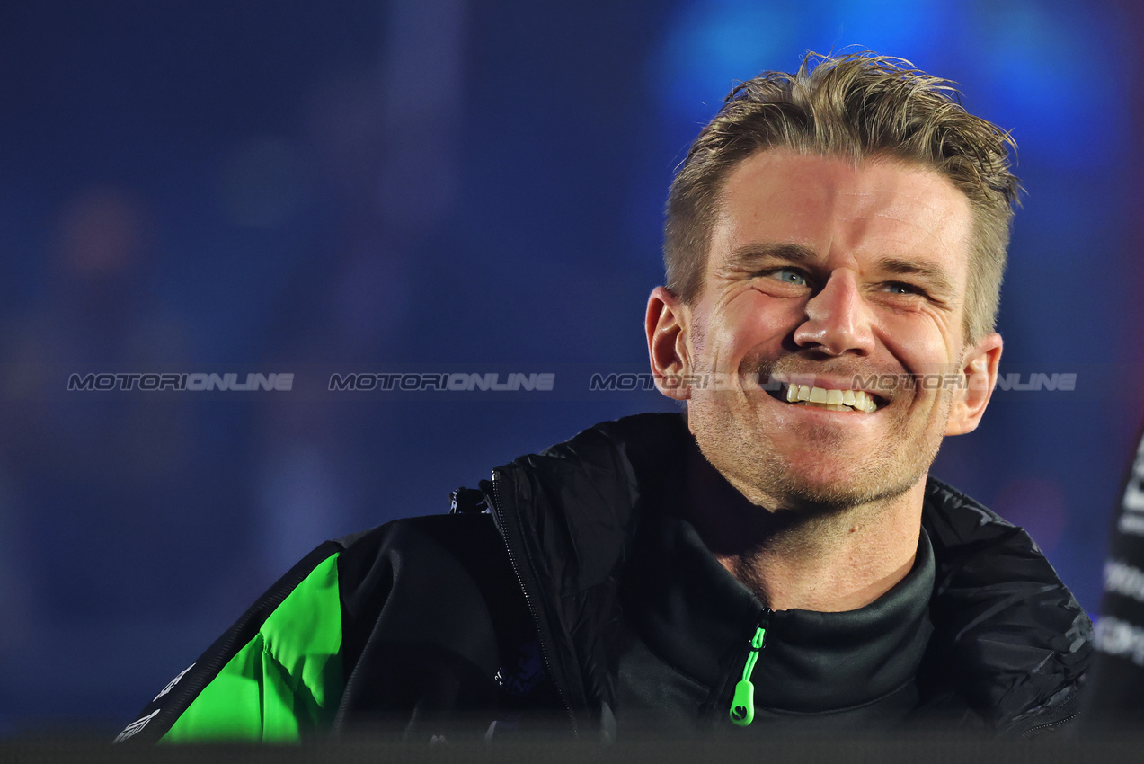 GP LAS VEGAS, Nico Hulkenberg (GER) Sauber on the drivers' parade.
22.11.2025. Formula 1 World Championship, Rd 22, Las Vegas Grand Prix, Las Vegas, Nevada, USA, Gara Day.
- www.xpbimages.com, EMail: requests@xpbimages.com © Copyright: Charniaux / XPB Images