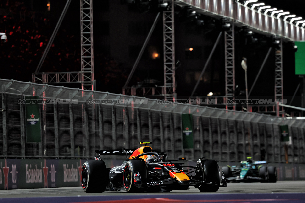 GP LAS VEGAS, Yuki Tsunoda (JPN) Red Bull Racing RB21.

22.11.2025. Formula 1 World Championship, Rd 22, Las Vegas Grand Prix, Las Vegas, Nevada, USA, Gara Day.

- www.xpbimages.com, EMail: requests@xpbimages.com © Copyright: Batchelor / XPB Images