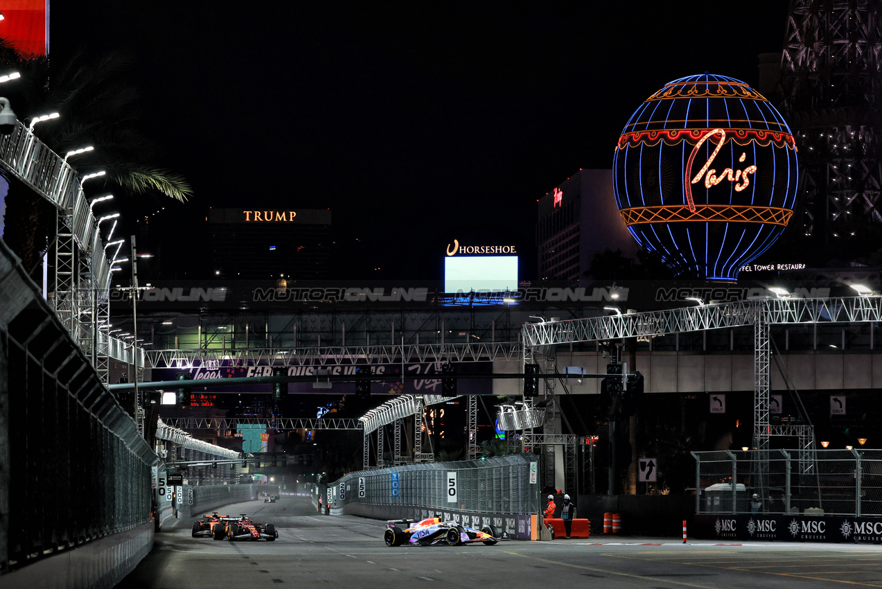 GP LAS VEGAS, Isack Hadjar (FRA) Racing Bulls VCARB 02.

22.11.2025. Formula 1 World Championship, Rd 22, Las Vegas Grand Prix, Las Vegas, Nevada, USA, Gara Day.

- www.xpbimages.com, EMail: requests@xpbimages.com © Copyright: Moy / XPB Images