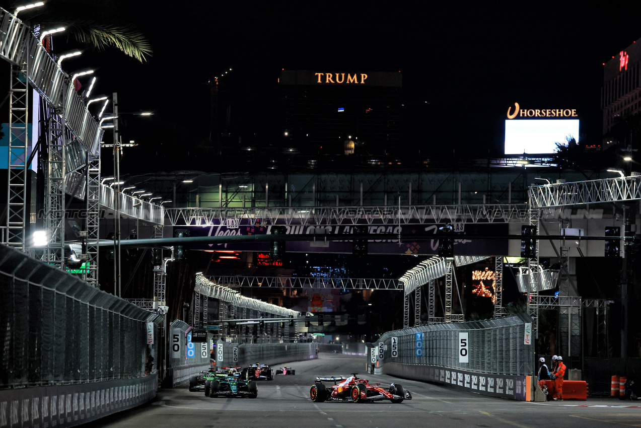 GP LAS VEGAS, Charles Leclerc (MON) Ferrari SF-25.

22.11.2025. Formula 1 World Championship, Rd 22, Las Vegas Grand Prix, Las Vegas, Nevada, USA, Gara Day.

- www.xpbimages.com, EMail: requests@xpbimages.com © Copyright: Moy / XPB Images