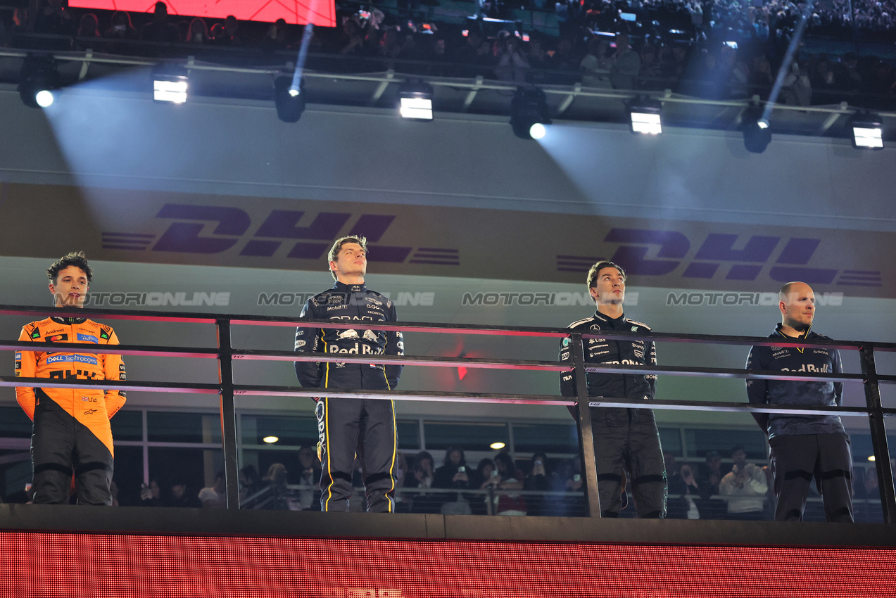 GP LAS VEGAS, The podium (L to R): Lando Norris (GBR) McLaren, second; Max Verstappen (NLD) Red Bull Racing, vincitore; George Russell (GBR) Mercedes AMG F1, third; Gianpiero Lambiase (ITA) Red Bull Racing Head of Racing.
22.11.2025. Formula 1 World Championship, Rd 22, Las Vegas Grand Prix, Las Vegas, Nevada, USA, Gara Day.
- www.xpbimages.com, EMail: requests@xpbimages.com © Copyright: Batchelor / XPB Images