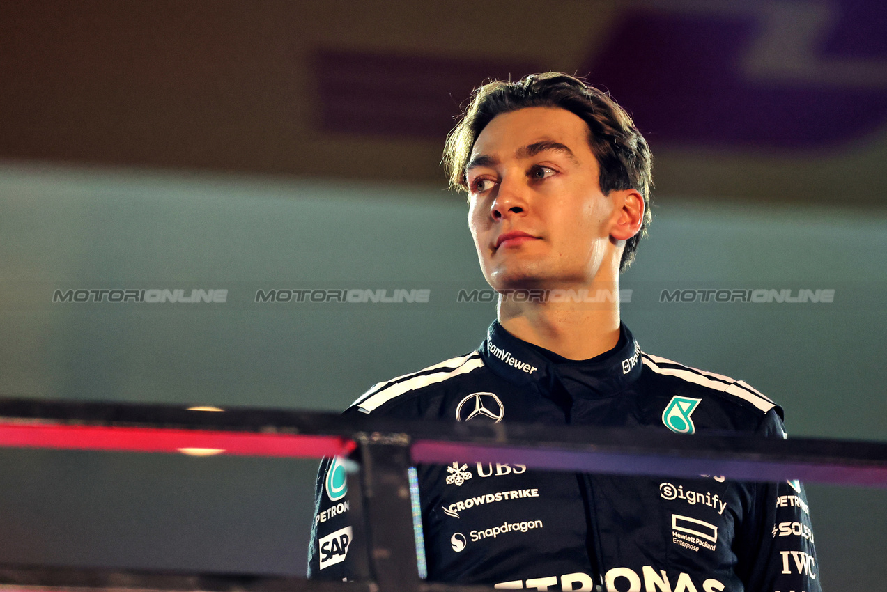 GP LAS VEGAS, Third placed George Russell (GBR) Mercedes AMG F1 on the podium.

22.11.2025. Formula 1 World Championship, Rd 22, Las Vegas Grand Prix, Las Vegas, Nevada, USA, Gara Day.

- www.xpbimages.com, EMail: requests@xpbimages.com © Copyright: Batchelor / XPB Images