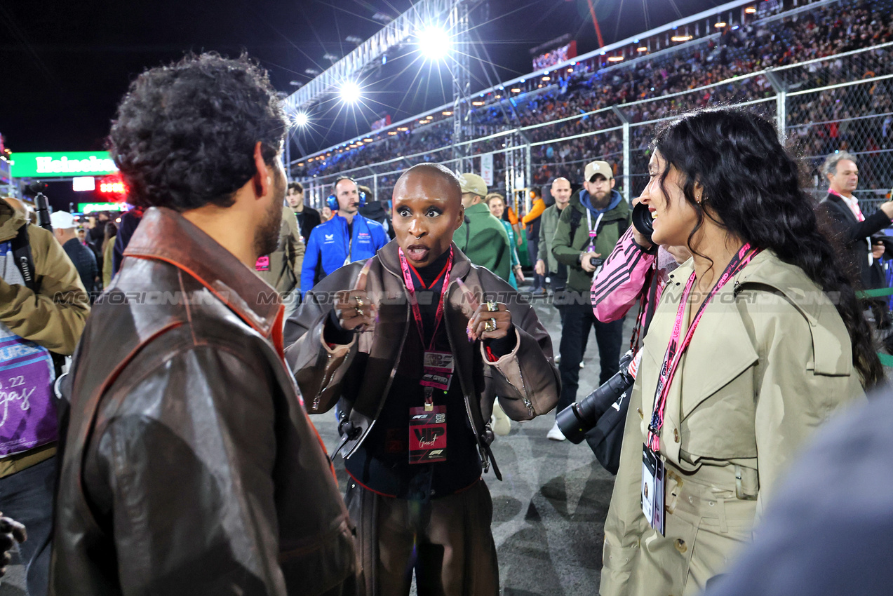 GP LAS VEGAS, Cynthia Erivo (GBR) Actress on the grid.
22.11.2025. Formula 1 World Championship, Rd 22, Las Vegas Grand Prix, Las Vegas, Nevada, USA, Gara Day.
- www.xpbimages.com, EMail: requests@xpbimages.com © Copyright: Batchelor / XPB Images