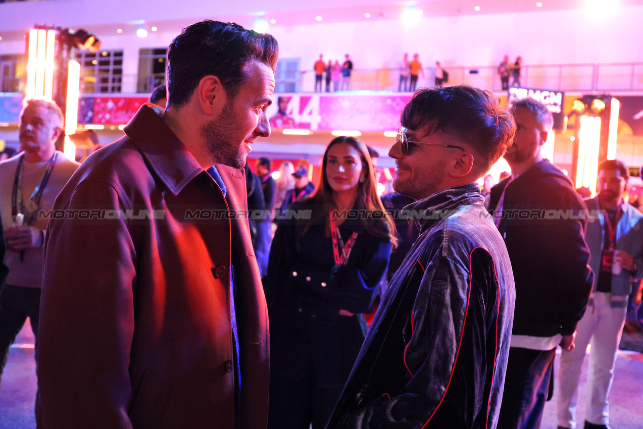 GP LAS VEGAS, Louis Tomlinson (GBR) Singer (Right).
22.11.2025. Formula 1 World Championship, Rd 22, Las Vegas Grand Prix, Las Vegas, Nevada, USA, Gara Day.
- www.xpbimages.com, EMail: requests@xpbimages.com © Copyright: Moy / XPB Images