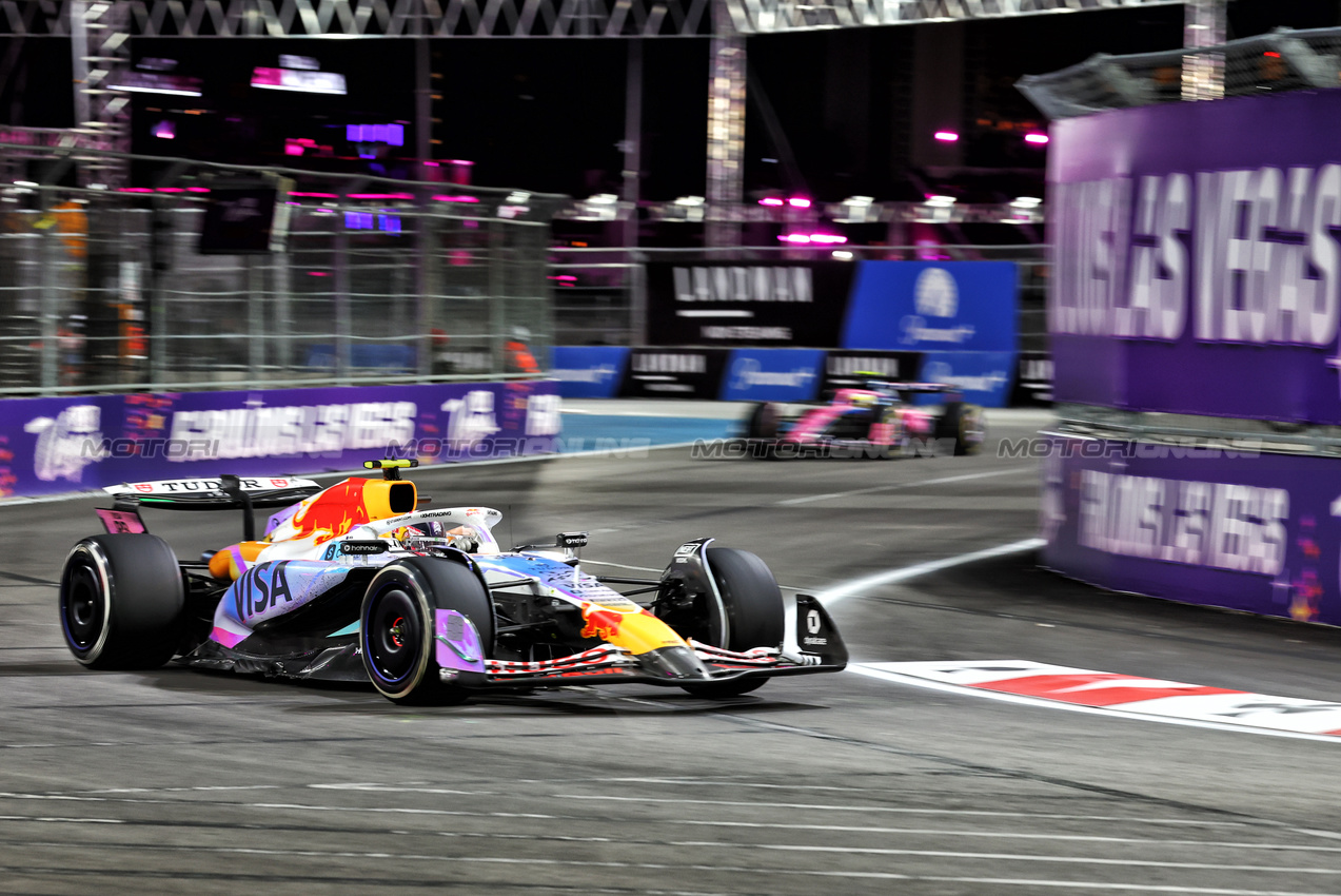 GP LAS VEGAS, Liam Lawson (NZL) Racing Bulls VCARB 02.

22.11.2025. Formula 1 World Championship, Rd 22, Las Vegas Grand Prix, Las Vegas, Nevada, USA, Gara Day.

 - www.xpbimages.com, EMail: requests@xpbimages.com © Copyright: Patching / XPB Images