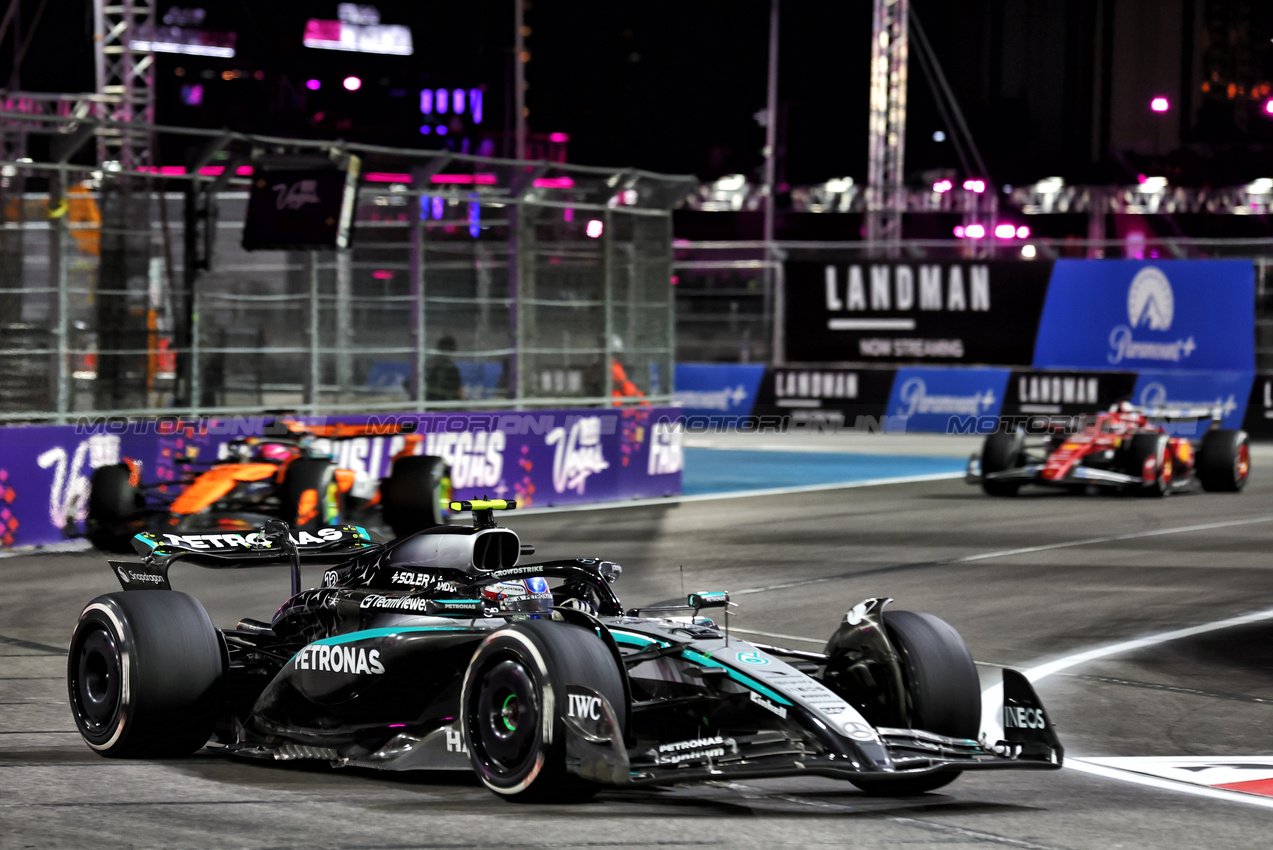 GP LAS VEGAS, Andrea Kimi Antonelli (ITA) Mercedes AMG F1 W16.
22.11.2025. Formula 1 World Championship, Rd 22, Las Vegas Grand Prix, Las Vegas, Nevada, USA, Gara Day.
- www.xpbimages.com, EMail: requests@xpbimages.com © Copyright: Patching / XPB Images