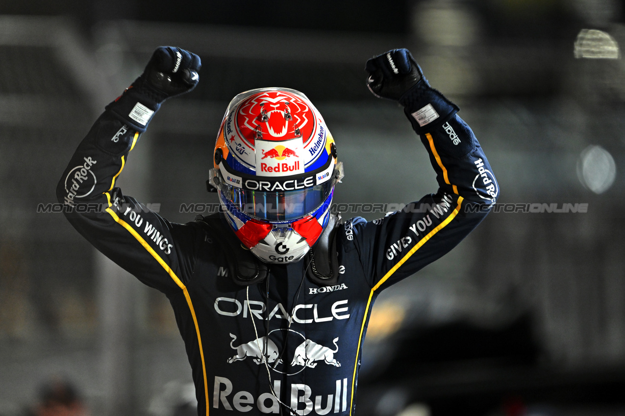 GP LAS VEGAS, Gara winner Max Verstappen (NLD) Red Bull Racing celebrates in parc ferme.
22.11.2025. Formula 1 World Championship, Rd 22, Las Vegas Grand Prix, Las Vegas, Nevada, USA, Gara Day.
- www.xpbimages.com, EMail: requests@xpbimages.com © Copyright: Price / XPB Images
