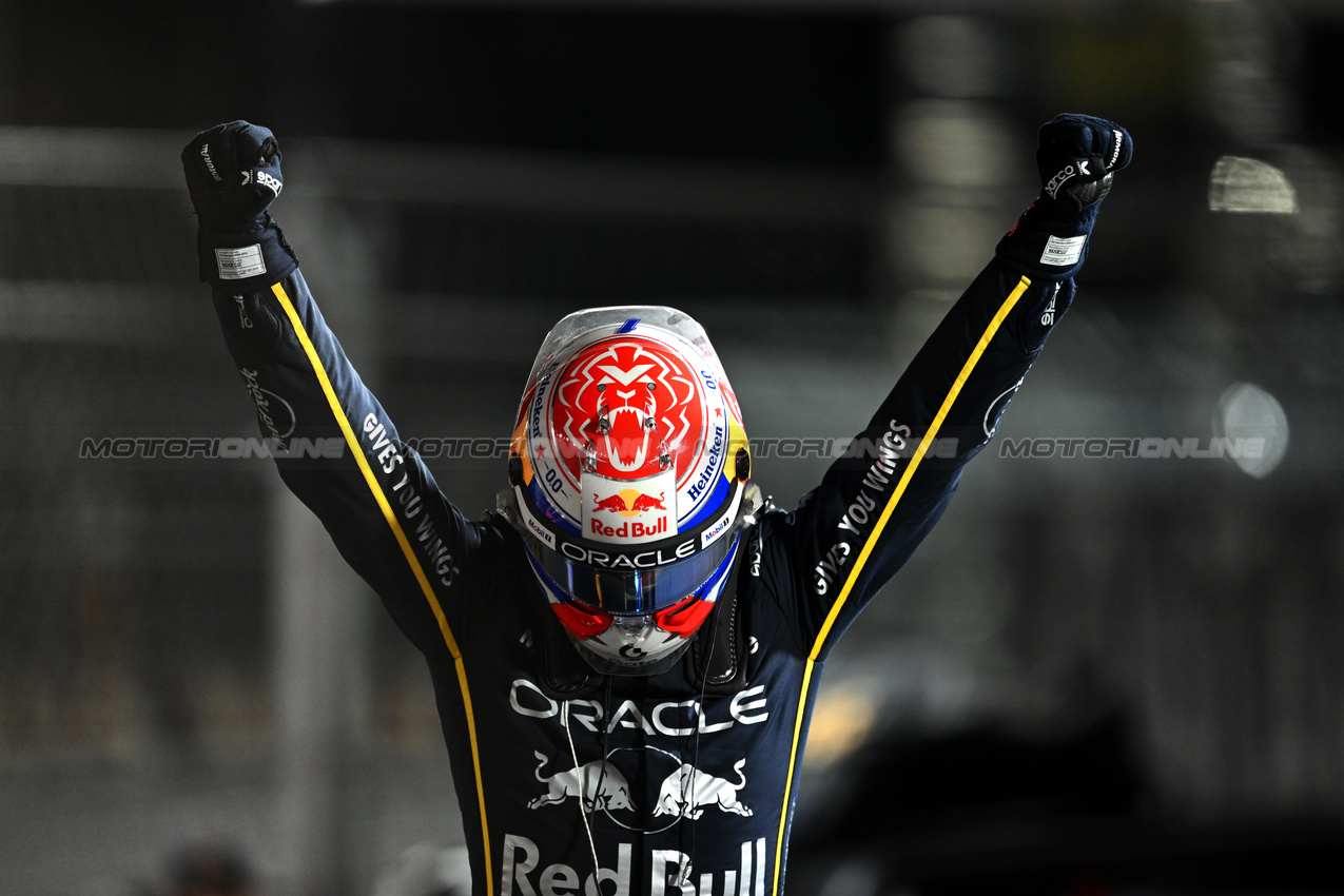 GP LAS VEGAS, Gara winner Max Verstappen (NLD) Red Bull Racing celebrates in parc ferme.
22.11.2025. Formula 1 World Championship, Rd 22, Las Vegas Grand Prix, Las Vegas, Nevada, USA, Gara Day.
- www.xpbimages.com, EMail: requests@xpbimages.com © Copyright: Price / XPB Images
