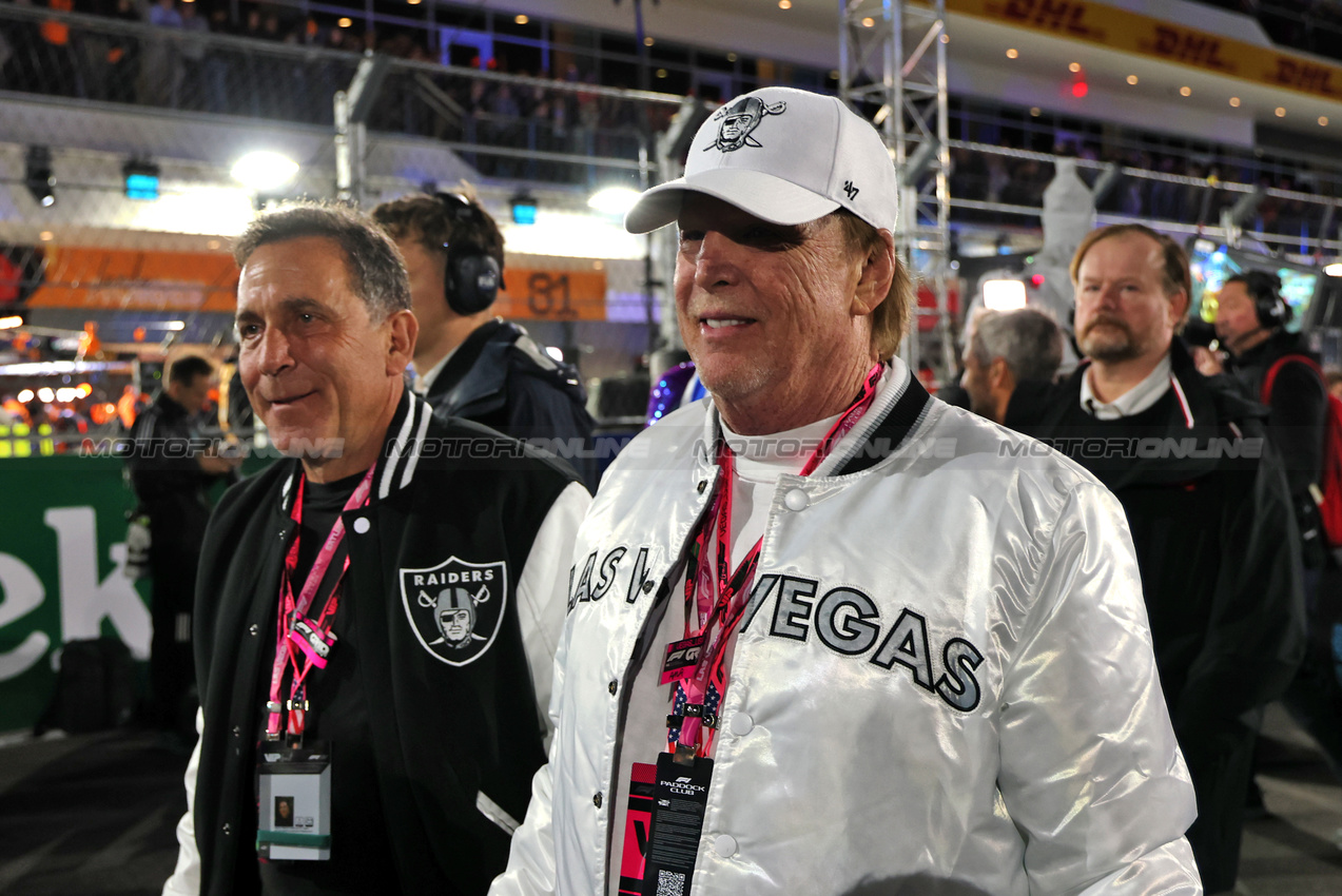 GP LAS VEGAS, VIP on the grid.

22.11.2025. Formula 1 World Championship, Rd 22, Las Vegas Grand Prix, Las Vegas, Nevada, USA, Gara Day.

- www.xpbimages.com, EMail: requests@xpbimages.com © Copyright: Batchelor / XPB Images