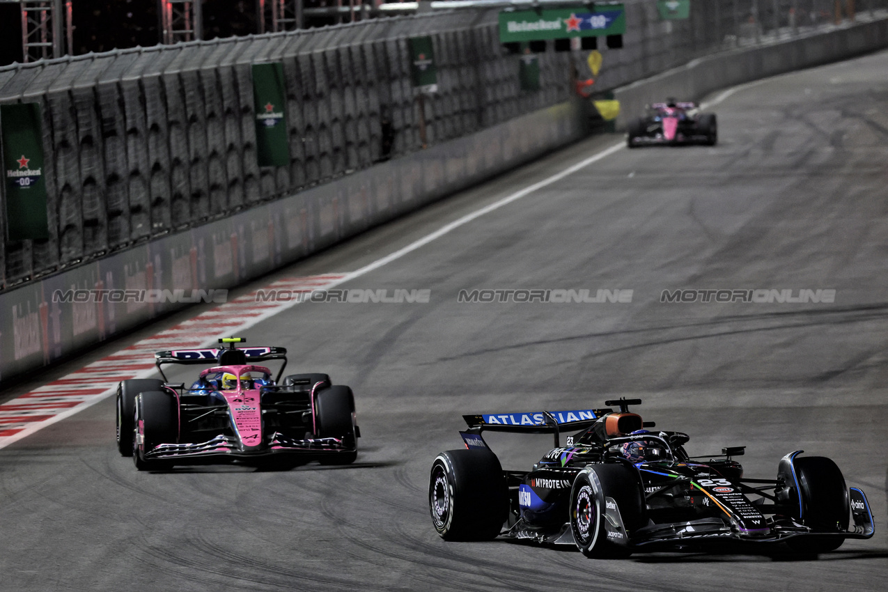 GP LAS VEGAS, Alexander Albon (THA) Atlassian Williams Racing FW47.

22.11.2025. Formula 1 World Championship, Rd 22, Las Vegas Grand Prix, Las Vegas, Nevada, USA, Gara Day.

- www.xpbimages.com, EMail: requests@xpbimages.com © Copyright: Batchelor / XPB Images
