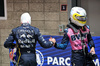 GP LAS VEGAS, (L to R): Gara winner Max Verstappen (NLD) Red Bull Racing with Franco Colapinto (ARG) Alpine F1 Team in parc ferme.

22.11.2025. Formula 1 World Championship, Rd 22, Las Vegas Grand Prix, Las Vegas, Nevada, USA, Gara Day.

- www.xpbimages.com, EMail: requests@xpbimages.com © Copyright: Batchelor / XPB Images