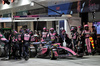 GP LAS VEGAS, Franco Colapinto (ARG) Alpine F1 Team A525 makes a pit stop.
22.11.2025. Formula 1 World Championship, Rd 22, Las Vegas Grand Prix, Las Vegas, Nevada, USA, Gara Day.
- www.xpbimages.com, EMail: requests@xpbimages.com © Copyright: Batchelor / XPB Images