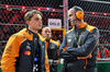 GP LAS VEGAS, (L to R): Lando Norris (GBR) McLaren with Tom Stallard (GBR) McLaren Gara Engineer on the grid.
22.11.2025. Formula 1 World Championship, Rd 22, Las Vegas Grand Prix, Las Vegas, Nevada, USA, Gara Day.
- www.xpbimages.com, EMail: requests@xpbimages.com © Copyright: Moy / XPB Images